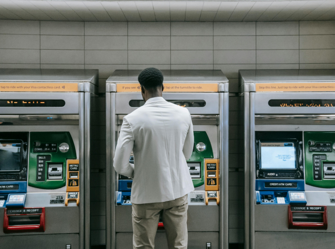 Should banks host the ballot? The democratic dilemma of ATM and app-based e-voting