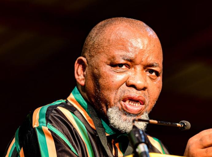 Gwede Mantashe: I'm not giving Mozambicans, Basotho and Zimbabweans artisanal mining licences